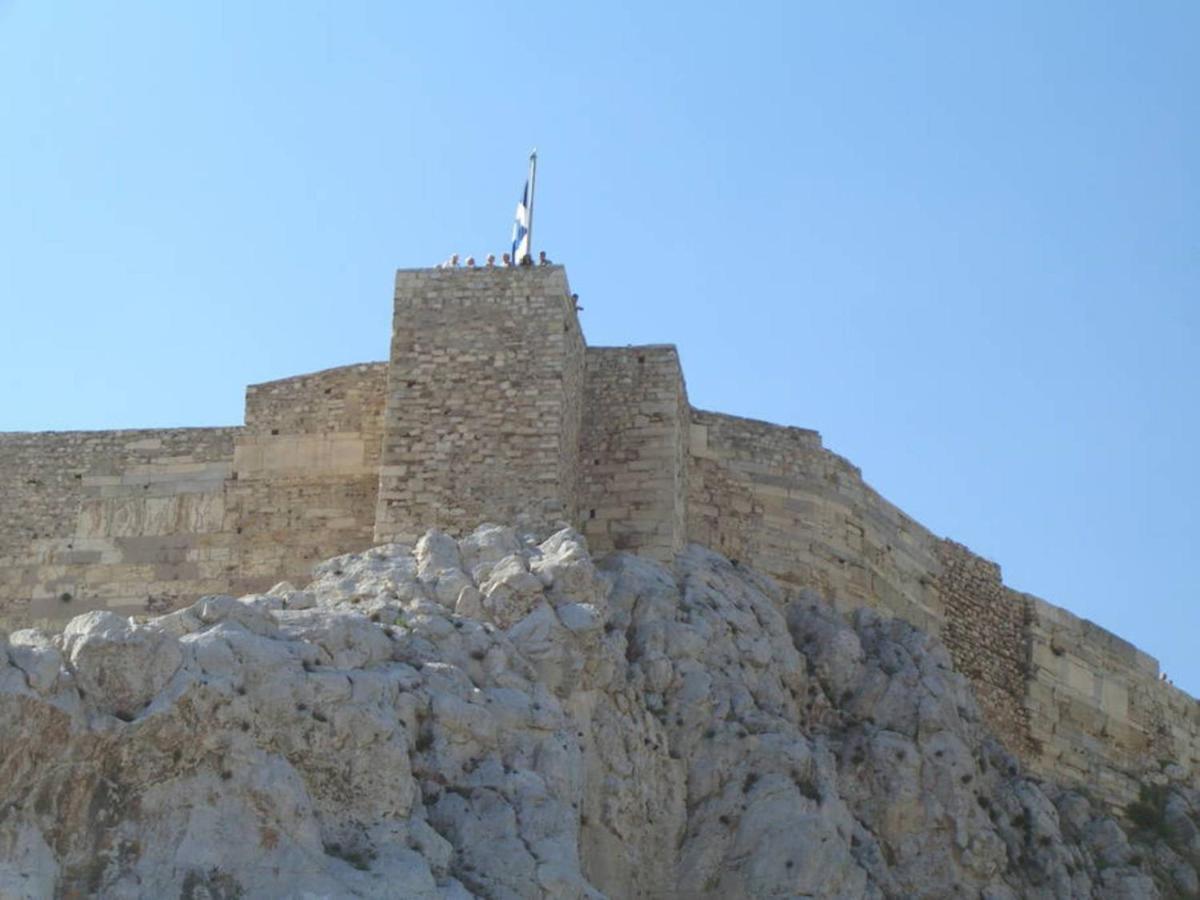 Апартаменти Live At The Acropolis Shadow - Under Super Scenic Anafiotika Афіни Екстер'єр фото